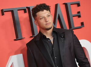 Patrick Mahomes unveils ‘Dad Bod’ tee with Coors Light