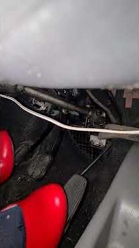 Driving Fiat Panda with hard gas pedal pumping