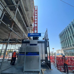 [Hot Item] Reliable Single Cages Sc200 Construction Hoist for Efficient Material Transport