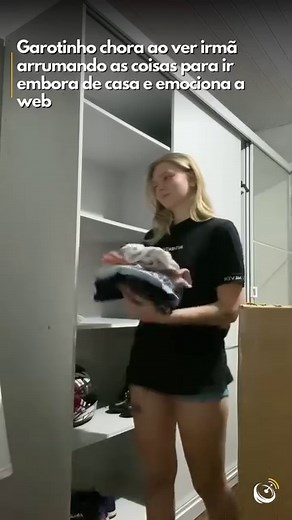 Caiu um cisco no olho do ADM 🥹 A nova trend de irmãos saindo de casa tem se tornado uma febre no Brasil, mas um vídeo específico tem viralizado na internet pela reação de um garotinho. Amanda Vienna registrou um momento de muita emoção. Ela está de mudança marcada para outra cidade e resolveu mostrar a arrumação das suas coisas. Nesse momento, o irmão Misael de 10 anos, entra no quarto. Quando ele percebe que a irmã vai embora de casa, começa a chorar. A cena emocionou muito os intemautas. Segu