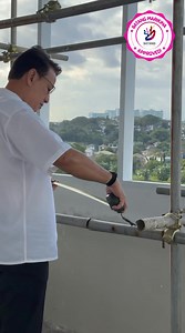 RESIBO SERVICE: Hindi lang nagsalita si Idol Miro sa Nangka High School PTC ngayong araw, nilibot niya pa ang itinatayong imprastraktura sa 6th floor at sinigurong quality ang pagkakagawa. Yan ang gusto naming kabataan — talino, puso, aksyon. Kaya Batang Marikina approved itong si Idol Miro. _____ EDIT: Dami nagtataka bakit scaffolding daw sinukat. Kasalanan po ng tiyan ni Idol Miro. Di niya maabot ang bintana kaya ginawang peg ang scaffolding. Yun tiyan talaga ang kontrabida. #KampeonNgEdukasyo