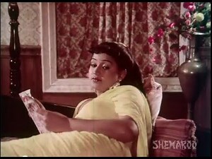 Chuttalabbai Telugu Movie Comedy Scenes - Radha scared to see a snake- Krishna & Radha