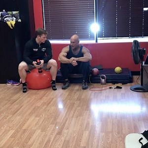 Posing practice @metroflexbodybuildingbyv @rustyjeffers #teammetroflex #teamcodeblue #metroflexphoenix #metroflexphx #metroflexoceanside #metroflex #realbodybuildingshow #realmfngym #barnettboyz #classicbodybuilding | Metroflex Gym-Phoenix | Facebook