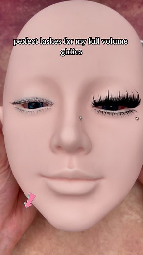 Perfect Volume Lash Clusters Tutorial for Full & Bottom Lashes