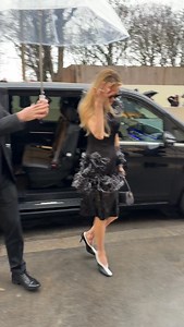 235K views · 13K reactions | Nicole Kidman arrive au défilé @chanelofficial haute couture sous la pluie ce matin à Paris. #parisfashionweek #nicolekidman | Vanity Fair France | Facebook