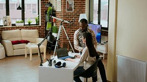 Interracial Creative Team Programmierung Code auf: Stockvideos & Filmmaterial (100 % lizenzfrei) 3628528951 | Shutterstock