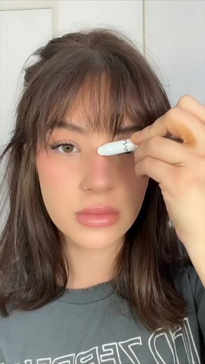 608K views · 4.6K reactions | TESTING VIRAL HIGHLIGHTER HACK!? #reels #highlihter #makeup #hacks #test #reaction | Natalies Outlet | Facebook