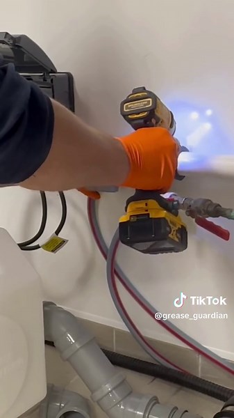 Instalación de Grease Guardian PRO en Cocina Comercial