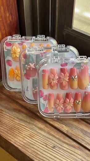 Japan press-on nails: handmade Rusty Pearl design