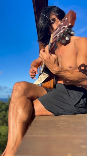 “Country music” from 1960’s Cuba 🤠 by Guillermo Portabales, del estilo guajira. ‘El Carretero’ is all about that good living, working the fields, riding horses, and loving nature 🥰🐴🌾 Pretty much just all that zen’d out, blessed life-goals kinda stuff ✨🧘🏾‍♂️✨I should probably learn more songs en español, ya? 😅 any recs? . #guajira #guillermoportabales #musicacubana #cubanmusic #buenavistasocialclub | Bootleg Sunshine