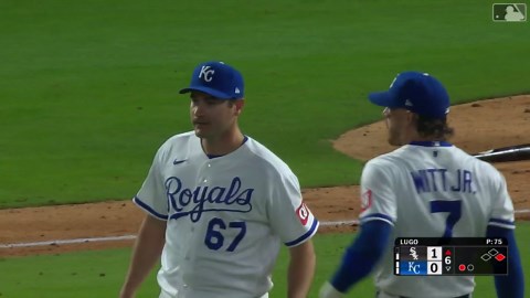 Bobby Witt Jr. turns spectacular double play