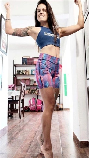 Flori ‍♀️| Una Mama que Corre on Instagram: "Puede pasar, una no está todo el tiempo pensando cuando se puede cruzar el nuevo amor de tu vida, y antes no registraba tanto a los papitos solteros 來 . . . . @will_parfitt . #mamasoltera #mamade40 #solomama #mamasedivierte #humordemama"