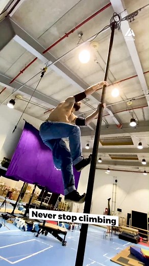 Guy Shows Amazing Acrobatic Tricks on Pole #acrobatics #tricks #talented | People Are Awesome