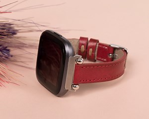 Red Leather Fitbit Versa 3 2 1 Watch Band Thin Beady Fitbit SENSE Watch Band Personalizable Fitbit Series Band Apple Watch 9 Ultra 2 Gift - Etsy UK