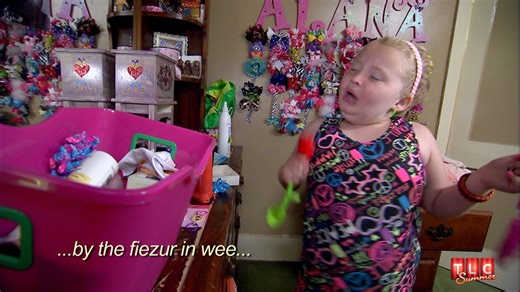 She's an icon, she's a legend, and she IS the moment. Then, now, and always 👏 Binge 8️⃣ episodes of #HereComesHoneyBooBoo TONIGHT starting at 8/7c! | TLC