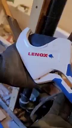 Tear through challenging work with a smooth, clean cut from our LENOX® Tubing Cutters. These cutters’ design provide you with a durable grip, so that you know you have the right tool for the job. 📷: mtlcontractors | LENOX Tools