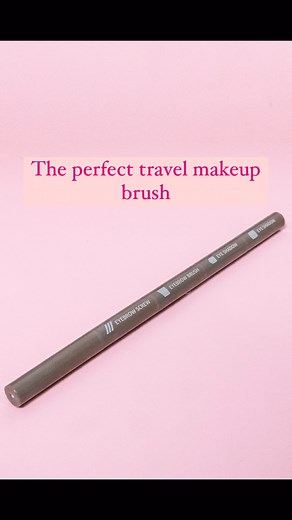 The perfect travel makeup brush. As thin as a pencil but 4 brushes for eyes and brows! Slip into your purse or travel case for those quick touchups. . . . #daiso #makeup #mua #beauty #beautybrush #eyebrow #eyeshadow #travel #travelmakeup #makeupbag #daisoaustralia | Daiso Australia Official