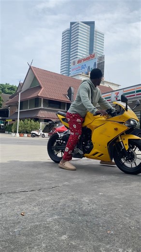 Let’s gooooo 🏁 #motorsport #optimusprime #motorcycle #bikelife