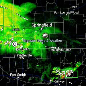 A look at late morning radar for the Ozarks. Showers & thunderstorms continue to move ESE across the area. Periods of Moderate to heavy rainfall is expected throughout the area today. #Branson #Mowx #Ozarkswx #Kswx #Okwx #Arwx #WeatherReady | Branson News & Weather