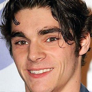 RJ Mitte Girlfriend 2026: Dating History & Exes - CelebsCouples