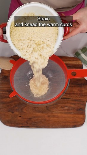 A simple recipe to make homemade burrata for just a few cents 🧀 | Clever Life Hacks