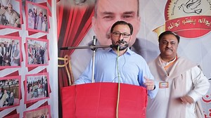 صوابی: باچاخان کے دیرینہ ساتھی اور خدائی خدمتگار عبدالعزیز خان (مرحوم) کے پوتے اور پختون سٹوڈنٹس فیڈریشن سندھ کے سابق صدر عبدالرحمان خان کی پہلی برسی کی مناسبت سے زیدہ میں تقریب۔ تقریب سے پاکستان مسلم لیگ ن کے بابر سلیم کا خطاب: #ANP | #ANPPakhtunkhwa | ANP Khyber Pakhtunkhwa