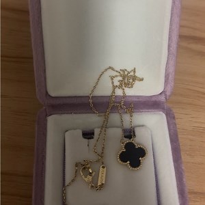 18 K yellow Gold plated clover pendant necklace, Van Cleef & Arpels style