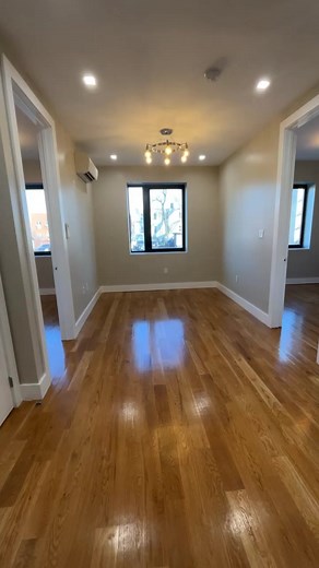 #NYC love the unique grey walls on this | Rentnewyork