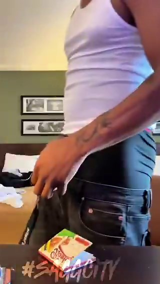 FLYTATTEDSKY SON GENESIS 🍑💦🤏🏾😍👀👀From Black ink crew Geno_bandz716 👀💦#flytattedsky #saggingcake #leakedcelebs #rapper #dick #bbc #sky #rappers #bigdick #thugdick #blackinkcrew #bigbooty #rappersagging #dlbooty #thickbooty #gyat #bowardthugbooty #genesis #gheffner
