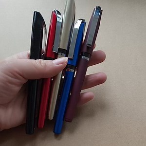 New Cheap Plastic Japan Magic Disappearing Ink Friction Erasable Gel Ink Pen with logo Custom