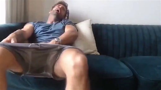😱 One app tap and he went full ahegao on the couch!!buried deep, pulsing his prostate while he strokes… that face says everything. Hands-free, music-sync, and completely wrecked in seconds 😮‍💨 Who’s trying this next? https://t.co/n6Fo6qdtlM#FlamingoVibrator #ProstateMeltdown #AppControlled #MaleToy #ProstateOrgasm #GayMasturbation #SmartVibrator #MaleNest #VibratorReview #HandsFreeOrgasm #GayToys #ProstatePlay