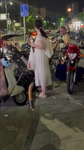 Asian Thick chubby girl 👧 waiting car.BBW lady