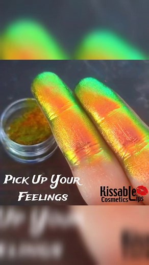 🚨New Color Alert!!!💋 . Get into @KissableLipsCosmetics New Color Shift Shadow in the shade "Pick Up Your Feelings" ! . This gorgeous Shadow is Guaranteed to make heads turn. . . 💄Order yours today at www.KissableLipsCosmetics.com! . . Follow👉🏽@KissableLipsCosmetics . . 💄"You Can't Be Kissed, Without Kissable Lips!™️"💄 ________________________ #KissableLipsCosmetics#GetKissable#Atlmua#Riverdalemua#Jonesboromua#Fayettevillemua#Muas#Makeup#Cosmeticline#Cosmetics#Ilovemakeup#Muasoftheworld#Mu