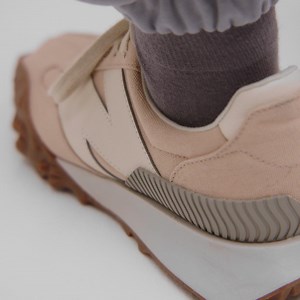 The new XC-72 pushes its classic sources of inspiration with three distinctive traction outsole patterns and angular features employed to give the familiar low-cut sleekness. Shop now at #FootLockerPH | Foot Locker Philippines