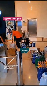 Webhelpers, engagés et mobilisés plus que jamais ! Round #1 Départ de notre 1er convoi humanitaire Bab Rahma By Webhelp en route vers Marrakech, destination villages endommagés dans la région d'El Haouz. Un moment rempli d'émotion, de compassion et de bienveillance partagé par nos Webhelpers nos Game-changers de la région Fès Meknès . #SeismeMaroc #BabRahmaByWebhelp #WebhelpMorocco #WebhelpSolidaire #MoreForPeople | Concentrix Maroc