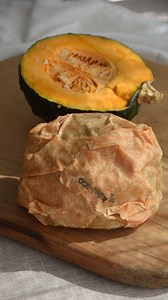 O utensílio que você sempre sonhou, mas não sabia nem que ele existia, chegou ao Brasil. É o Pano de Cera. Feito para você embrulhar a sua comida e deixá-la fresquinha por muitos dias, mesmo na geladeira. Clique no link para saber mais | Keep Eco