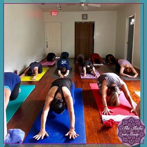 “In the midst of movement and chaos, keep stillness inside of you”. -Deepak Chopra #internationalyogaday #showup #bestill #yogatribe #wearetheshala | Erika Contreras Yoga y más | Facebook