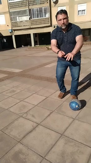 Mastering Soccer Ball Techniques: Juggling and Balancing