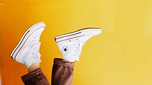 Cómo limpiar unas zapatillas de tela blancas con jabón Beltrán