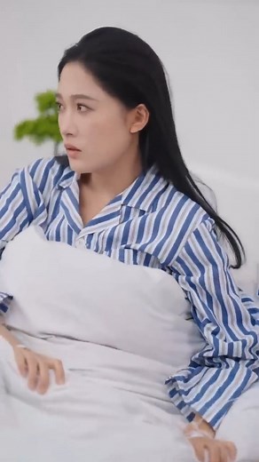 A rural girl dragged into becoming a CEO’s living cure suddenly bears his child, and years later he searches the earth to bring mother and baby home | Eine Gruppe reifer Frauen auf der Suche nach einem Date