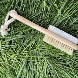 [Hot Item] Dual Side Short Handle Wooden Bath Brush Exfoliating Pumice Stone and Cactus Bristle Body Brush