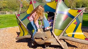 Diana y Roma visitan el parque de aventuras Hobbledown | Diana y Roma Vídeo