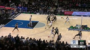 Tyrese Maxey with the big dunk