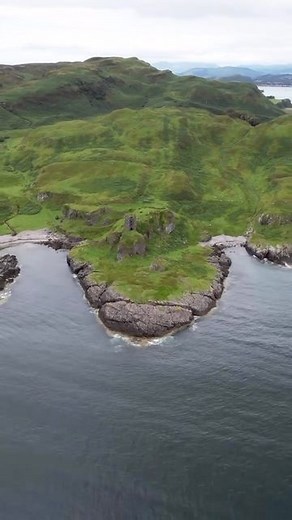Castles of Scotland on Instagram: "Gylen Castle by @thisglaswegianguy was built in the 1580s as a stronghold of Clan MacDougall and a strategic centre of control and observation on the approach to Oban. The castle consisted of a four storey ‘L’ plan Tower House that was built in the Scots Baronial style. Defence was clearly foremost in the minds of the builders of Gylen Castle but this was not the only consideration. The castle was intended to impress and to act as a clear status symbol for its 