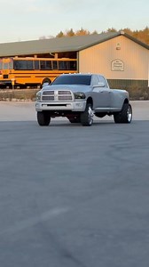 Cummins dually slidinnn 💨 • Would you drive this truck!? - Owner : @that_silver6.7 • Tag a CUMMINS owner👍🏼 & DM for submission❗️ - #dieseltrucknerds - - - - #diesel #trucklife #dodge #liftedtrucks #truckporn #trucksofinstagram #diesellife #dieselnation #dieselpower #dieselperformance #dieseltrucks #turbodiesel #cummins #cumminsnation #cumminsofficial #cumminsmafia #5thgencummins #24vcummins #67cummins #powerstroke #duramax #24x14 #26x16 #12valve #24valve #4thgencummins #3rdgencummins #dually 