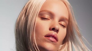 Morphe Continuous Setting Mist - Micro-Fine Makeup Setting Spray with a Natural Radiant Finish - Helps Makeup Resist Caking or Fading & Increases Wear of Foundation (2 Count, 2.8 fl oz)