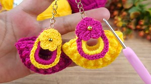 Perfect 💫💥💫 I made a crochet mini bag keychain with a pull-on ring. The viewer was amazed #knit | Crochet&knitting