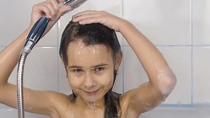 Child Bathroom Little Girl Shower Stok Videosu (%100 Telifsiz) 1007427556 | Shutterstock
