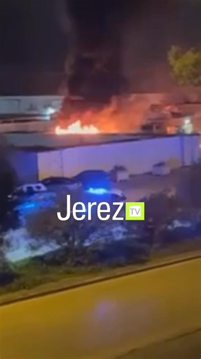 JEREZ TV 🔴 ÚLTIMA HORA JEREZ | Incendio en una gasolinera en el Polígono El Portal, bomberos y policía actuando en la zona, accesos cortados, máxima precaución. ✅ ​ Jerez Televisión, la TELEVISIÓN ONLINE LÍDER EN JEREZ con una comunidad de más de 650.000 seguidores en redes sociales. 🏆​ Premio MEJOR CLIP DEL AÑO en los Army Awards #JerezTV #JerezTelevisión #directo #livestream #noticias #actualidad #Jerez #directo #JerezAhora #JerezTVDirecto #DirectoJerezTV | Jerez Televisión