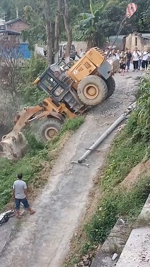 Rescue The Bulldozer | Giant Machine